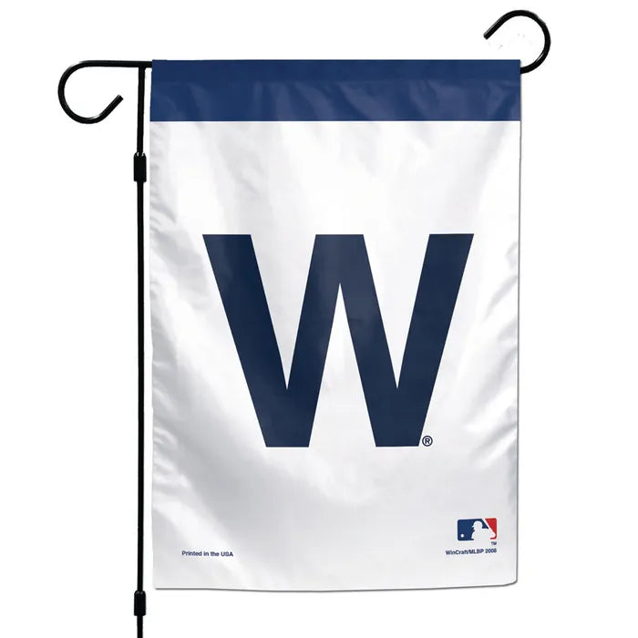 Chicago Cubs W Garden Flag product image 1, provided for visual reference and product detail review