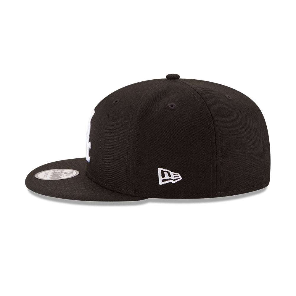 Chicago White Sox Black 9FIFTY Snapback Hat product image 6, provided for visual reference and product detail review