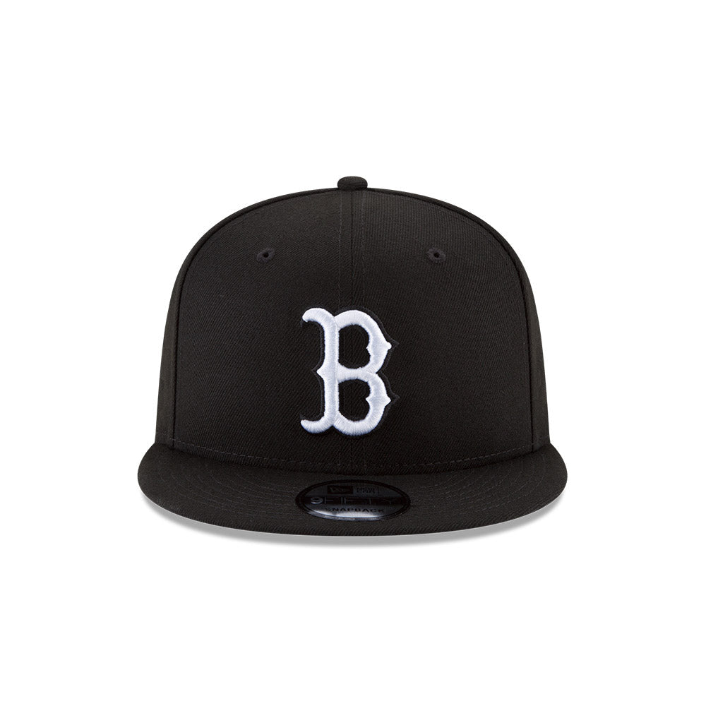 Boston Red Sox New Era Black/White 9FIFTY Snapback Hat product image 2, provided for visual reference and product detail
