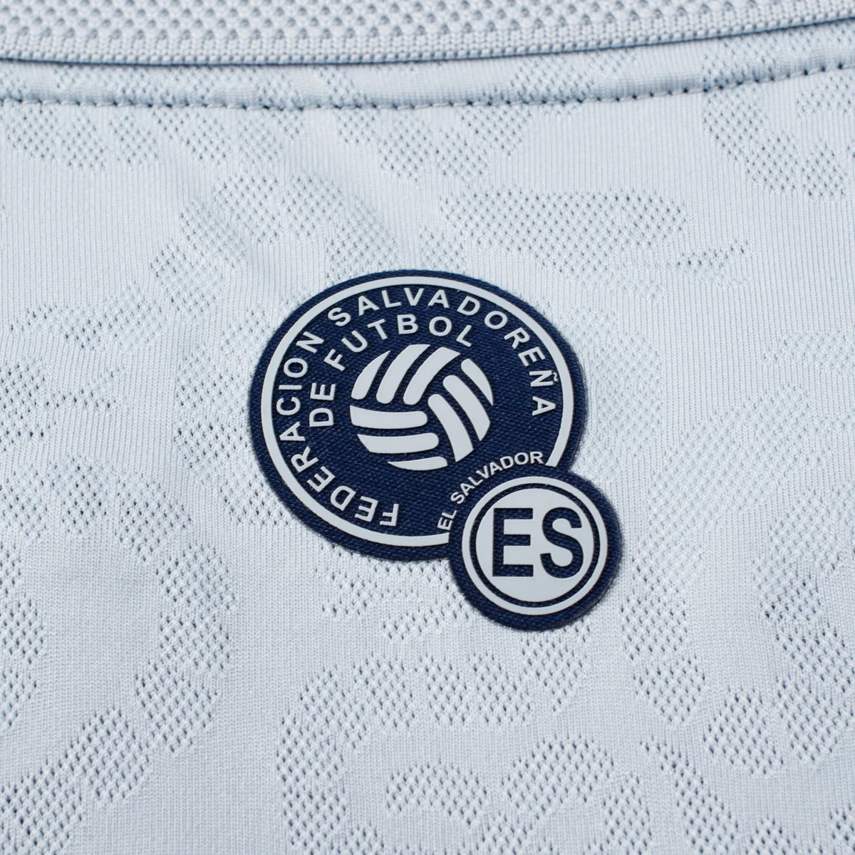 Umbro Men El Salvador Authentic Away Jersey 26/27 product image 4, provided for visual reference and product detail review