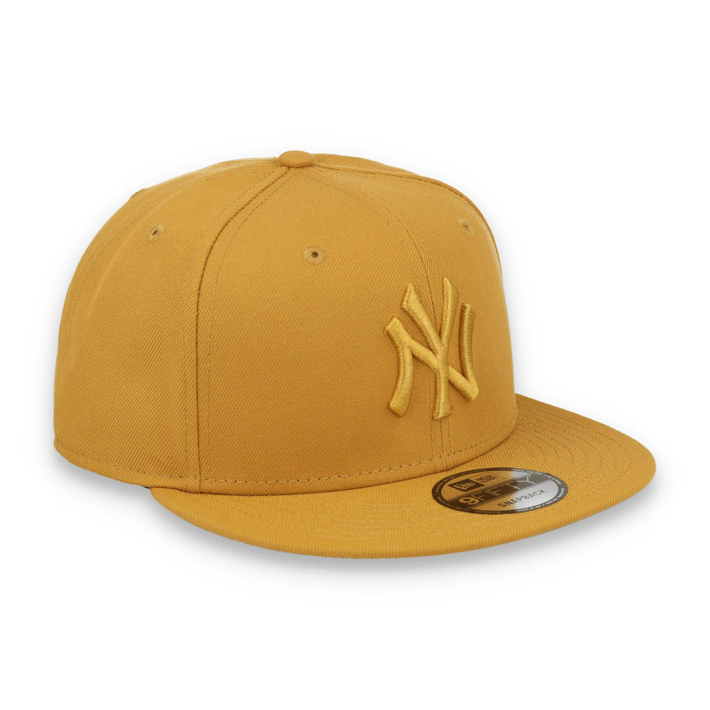 New Era New York Yankees 9FIFTY Snapback Hat - Khaki product image 1, provided for visual reference and product detail review