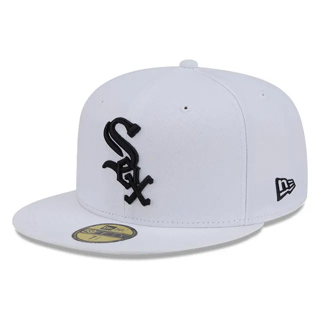 New Era Chicago White Sox City 59FIFTY Fitted Hat - White/Black product image 2, provided for visual reference and product