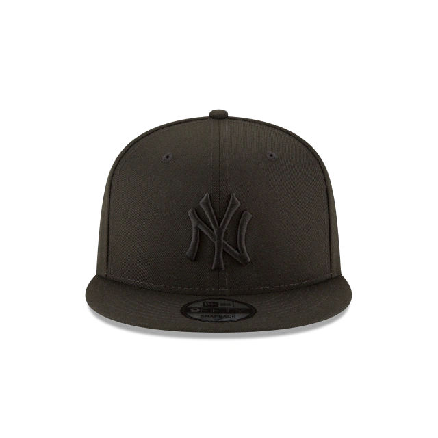 NEW ERA NEW YORK YANKEES BLACK ON BLACK 9FIFTY Snapback product image 2, provided for visual reference and product detail