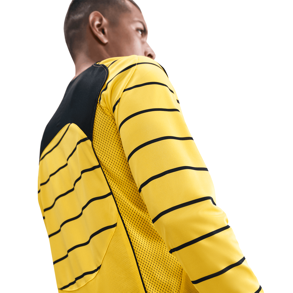 Nike Total 90 Men Dri-FIT Long-Sleeve Soccer Top product image 4, provided for visual reference and product detail review