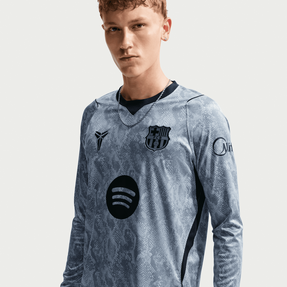 Nike Men Kobe Bryant FC Barcelona 26/27 Stadium Goalkeeper Away product image 3, provided for visual reference and product