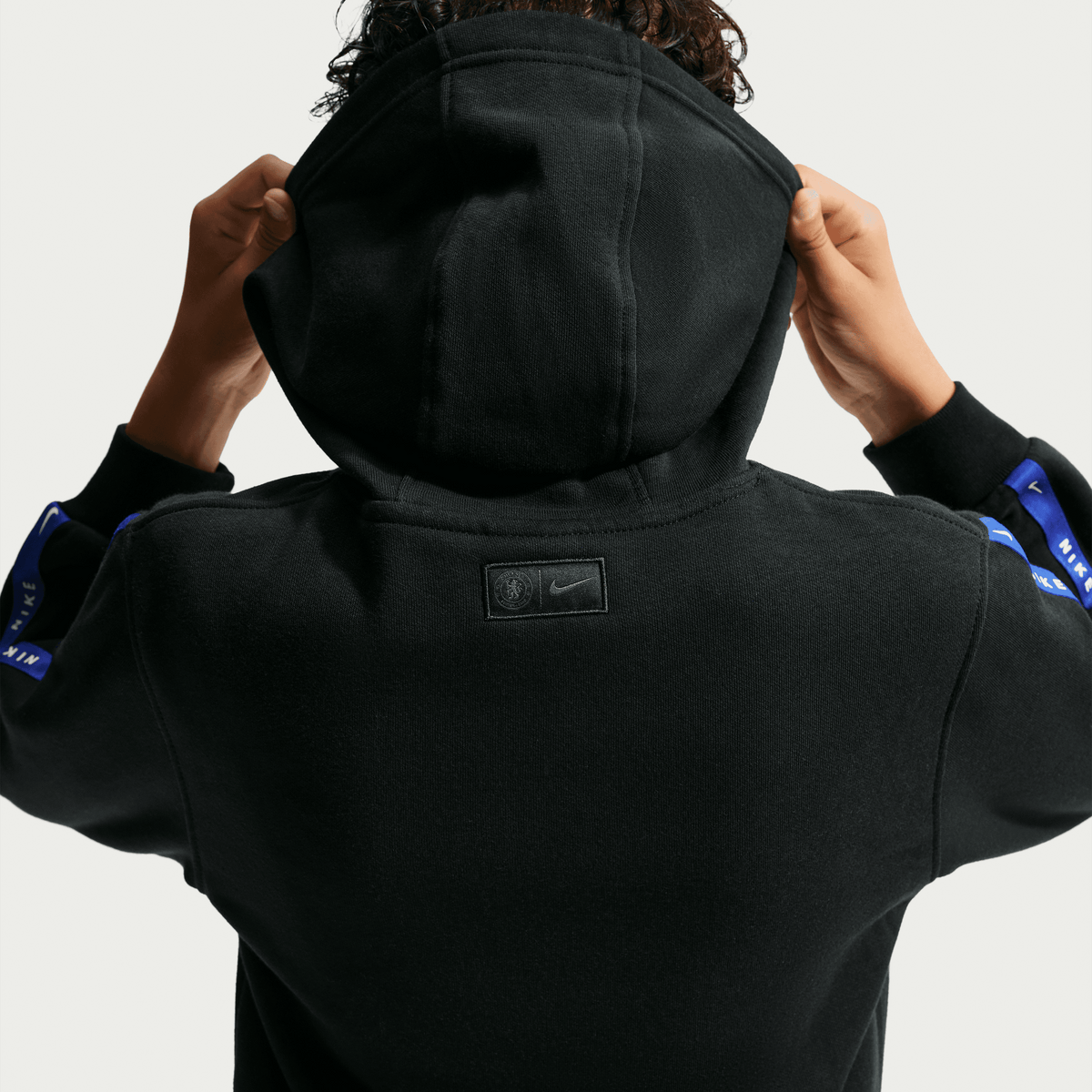 Nike Chelsea FC City Side Big Kids' Soccer Fleece Pullover Hoodie product image 2, provided for visual reference and product