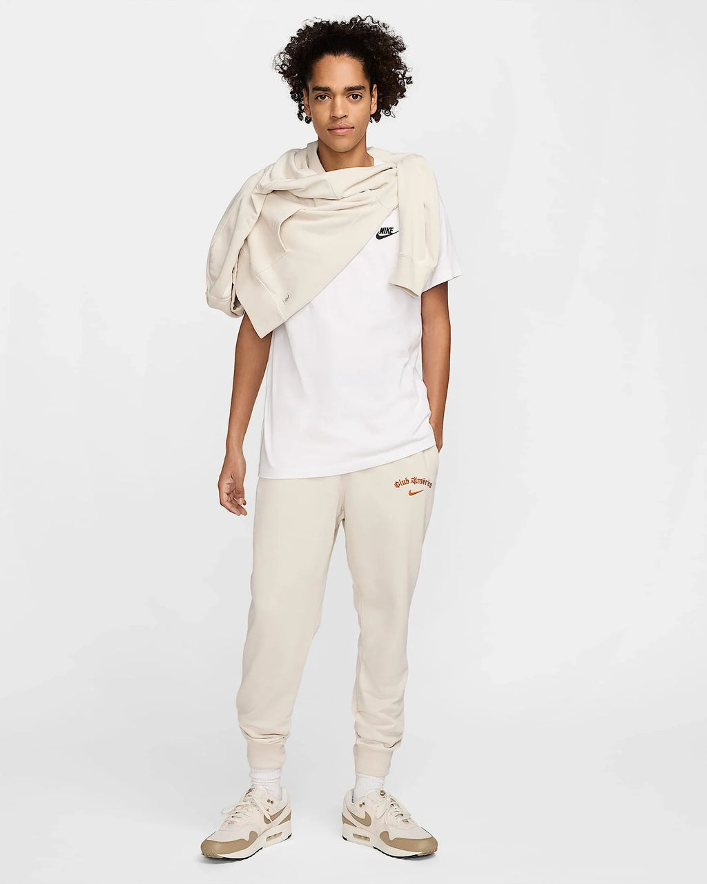 Nike Club América Club Special Edition French Terry Joggers product image 2, provided for visual reference and product