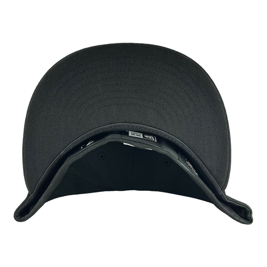 Chicago Cubs Black/White C New Era 59FIFTY Fitted Hat product image 5, provided for visual reference and product detail