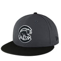 Chicago Cubs Graphite/Black New Era 9FIFTY Snapback Hat product image 1, provided for visual reference and product detail