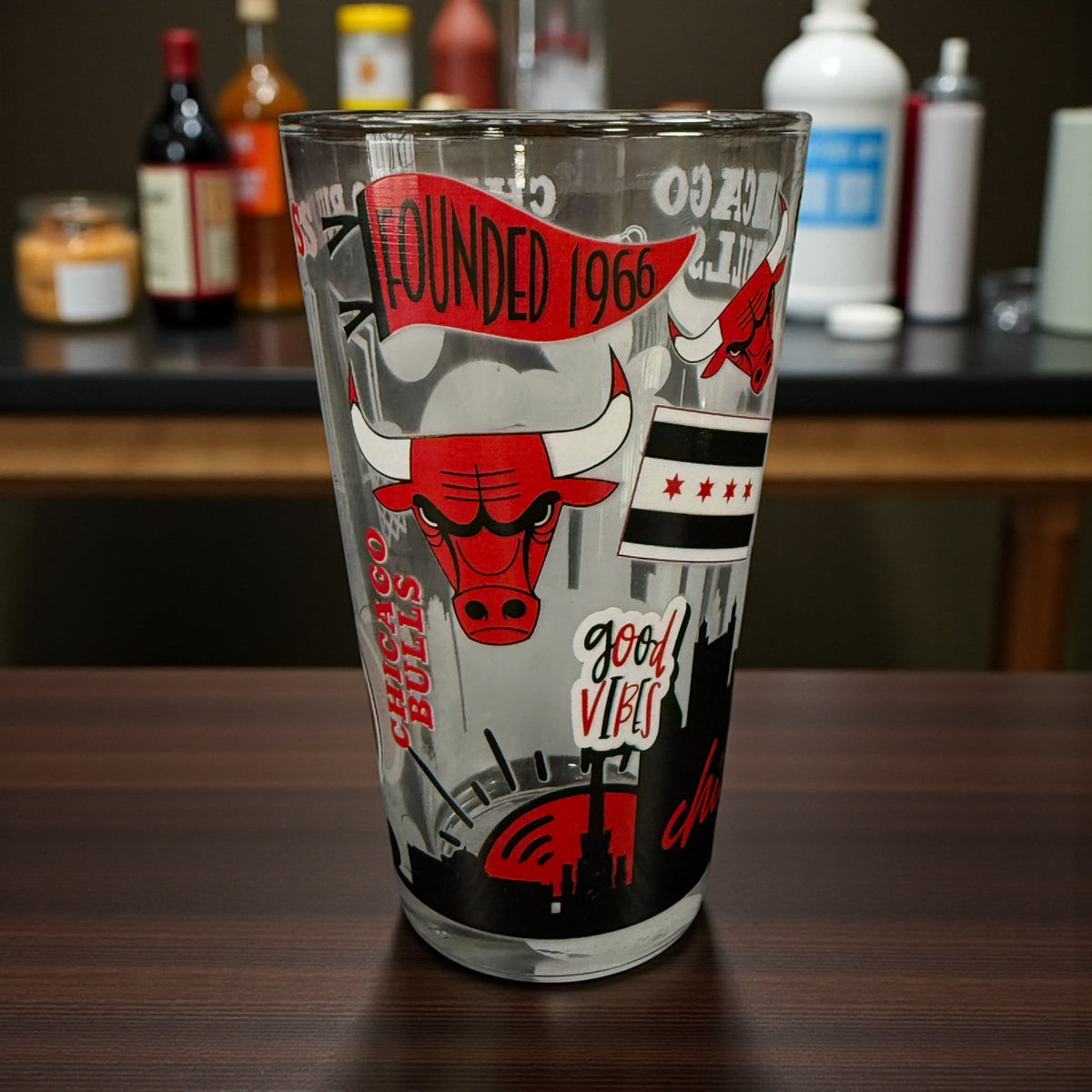 Chicago Bulls 16oz. Native Design Pint Glass product image 2, provided for visual reference and product detail review