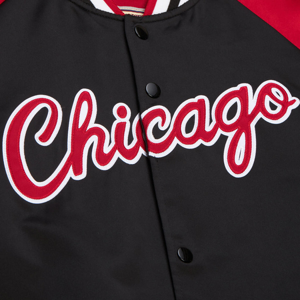 Chicago Bulls Mitchell & Ness Double Clutch Satin Jacket product image 3, provided for visual reference and product detail