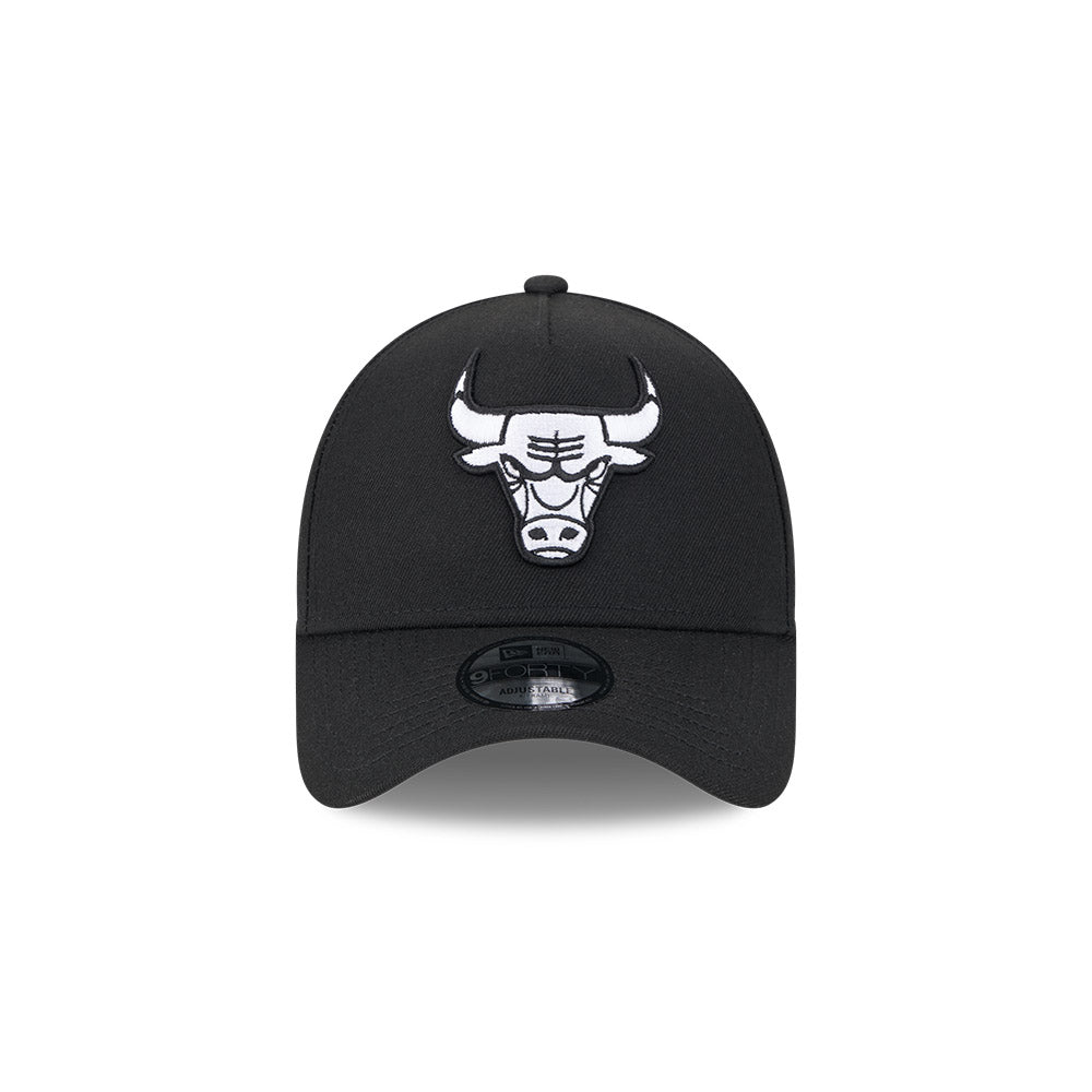 Chicago Bulls New Era 9FORTY A-Frame Black/White Adjustable Hat product image 1, provided for visual reference and product