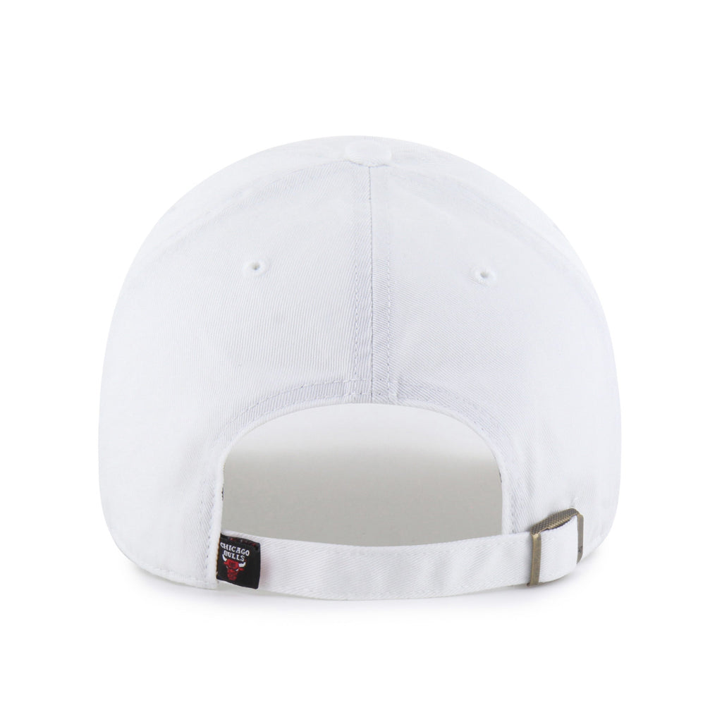 Chicago Bulls '47 White Primary Logo Clean Up Adjustable Hat product image 2, provided for visual reference and product