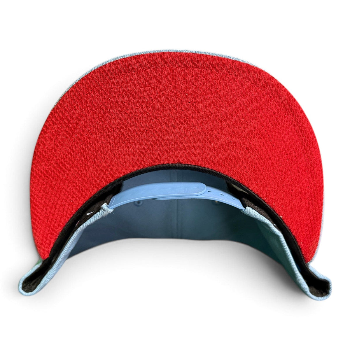 Chicago Cubs Chrome Alt 2 Logo New Era 9FIFTY Snapback Hat product image 4, provided for visual reference and product detail