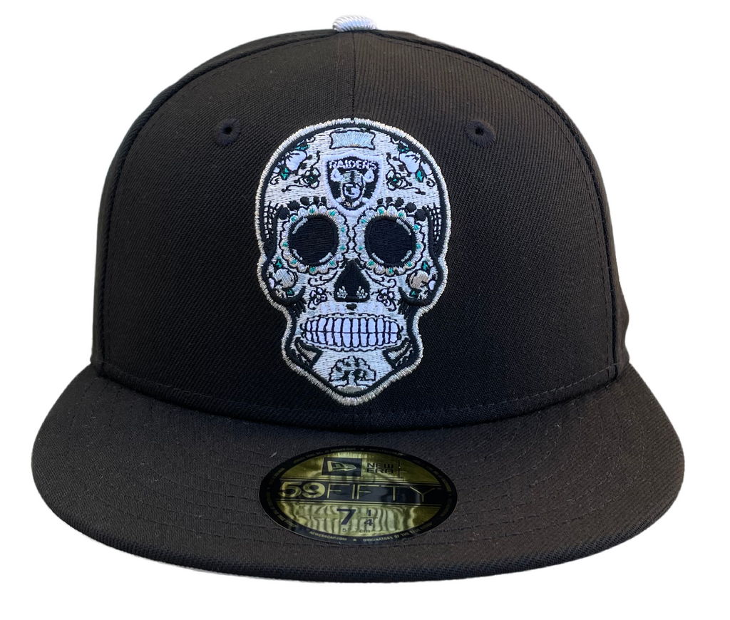 New Era Las Vegas Raiders Sugar Skull 59Fifty Fitted Hat-Black/Metallic product image 1, provided for visual reference and