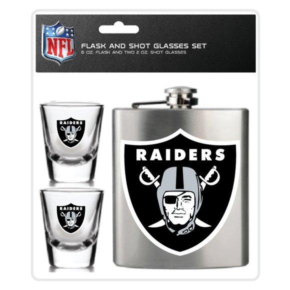 MOJO Las Vegas Raiders Flask and Shot Glasses Set product image 1, provided for visual reference and product detail review